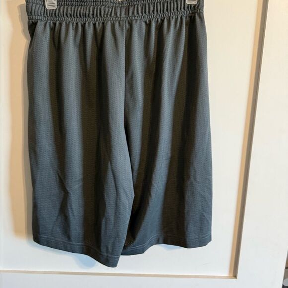 Under Armour Men's Gray Performance Shorts - Picture 4 of 6